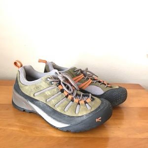 Keen hiking shoes